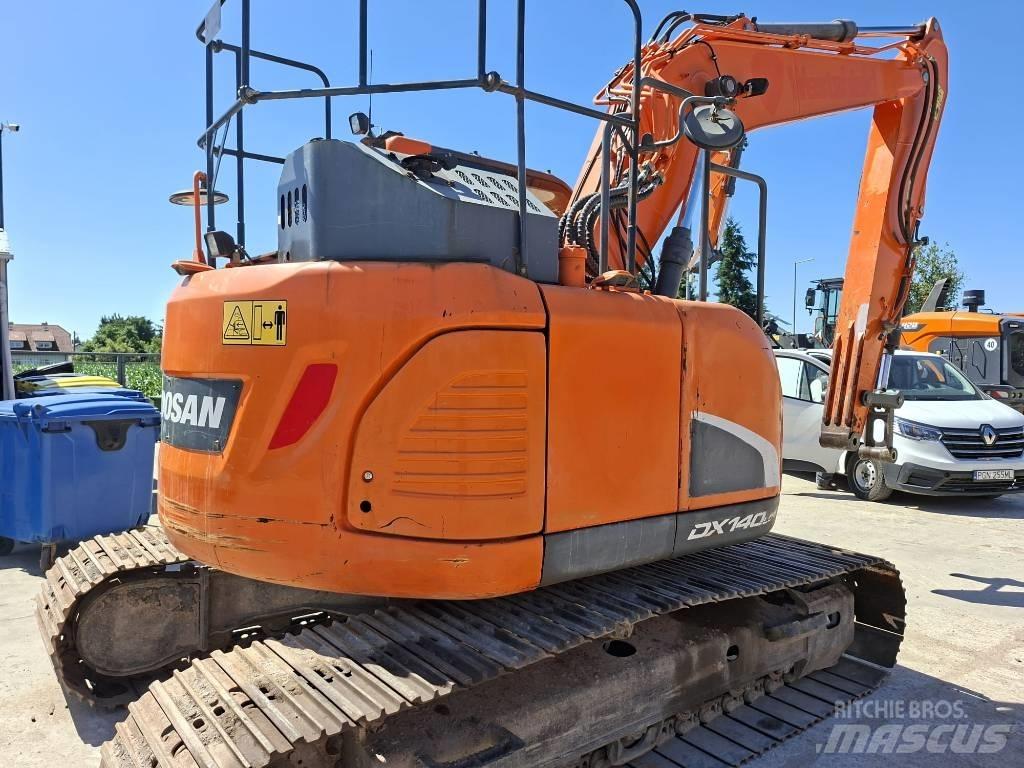 Doosan DX 140 LCR حفارات زحافة