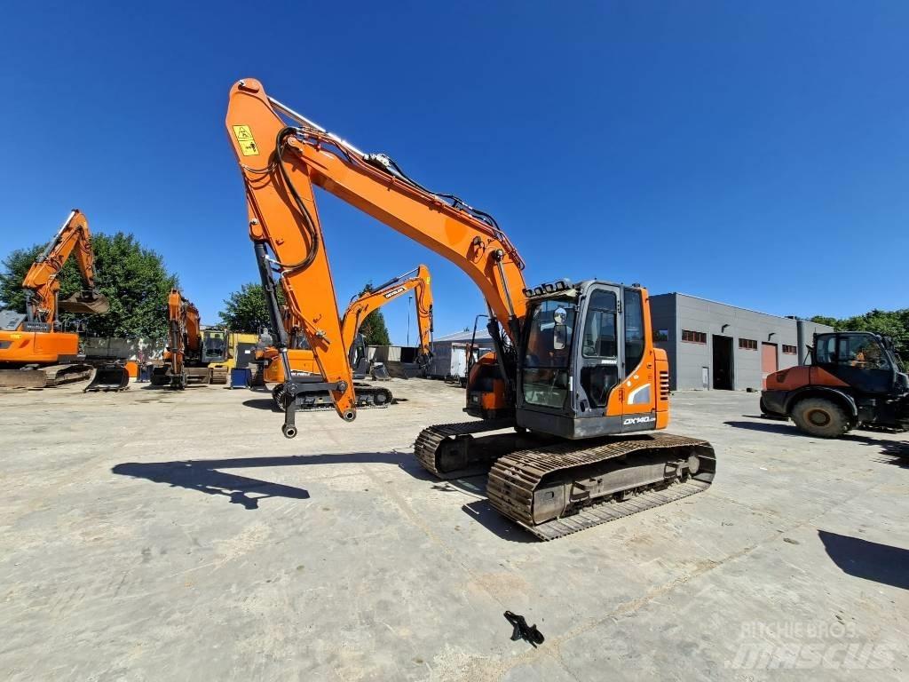 Doosan DX 140 LCR حفارات زحافة