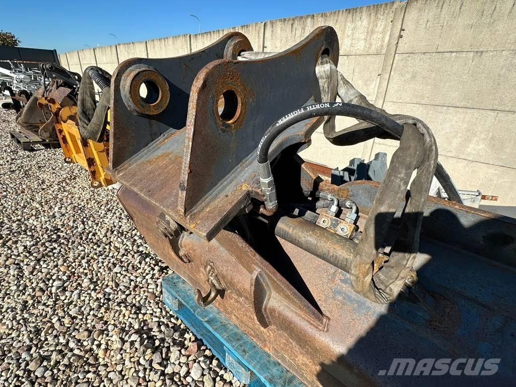 Hitachi ZX170-5B جرافات عكسية