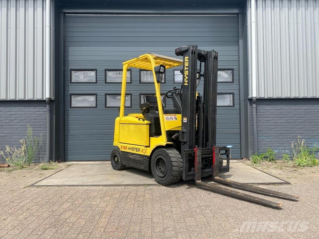 Hyster J2.50XM شاحنات ذات رافعات شوكية تعمل بالكهرباء