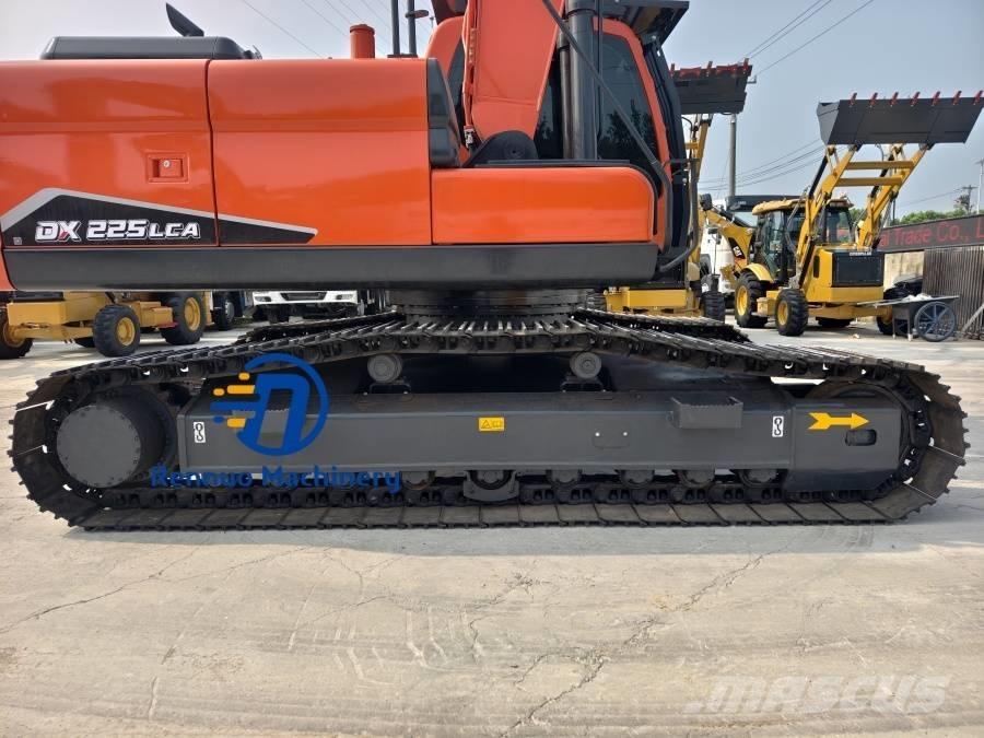 Doosan DX 225 LCA حفارات زحافة