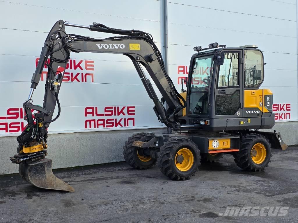 Volvo EW 60 E حفارات بعجل