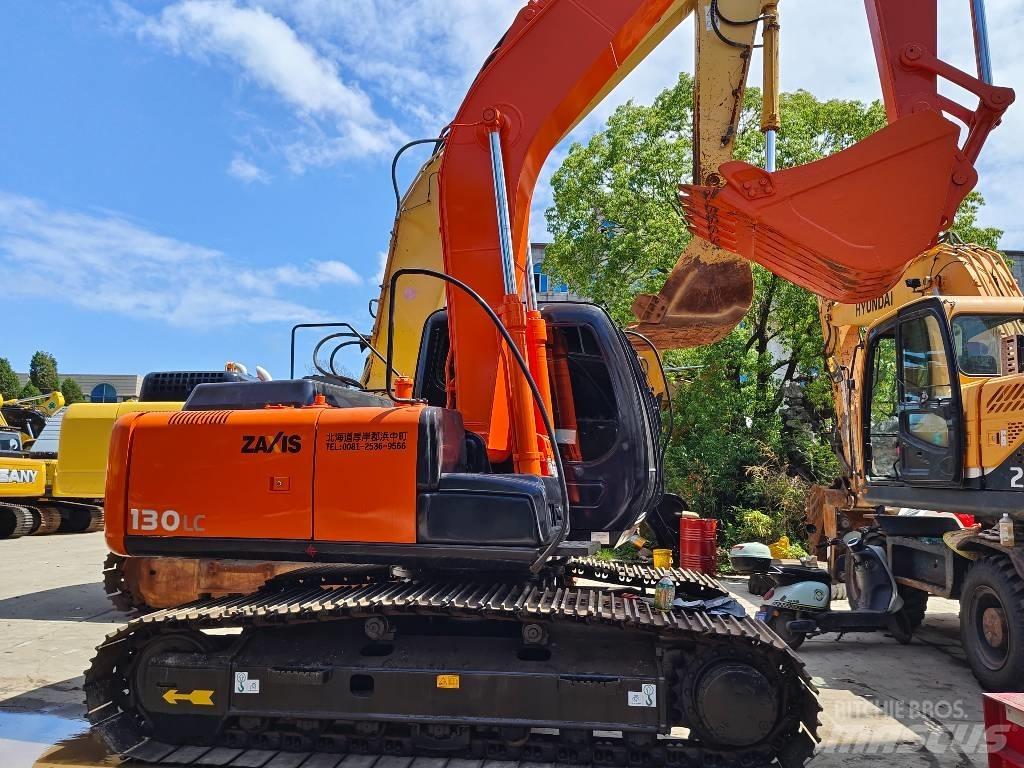 Hitachi ZX 130 LC حفارات زحافة