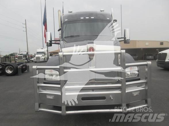 Kenworth T880 وحدات الجر