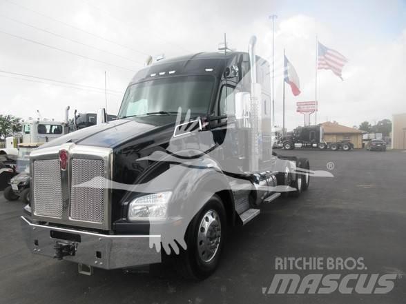 Kenworth T880 وحدات الجر