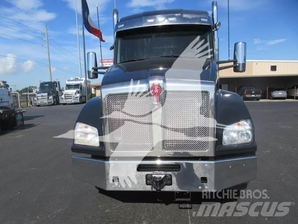 Kenworth T880 وحدات الجر