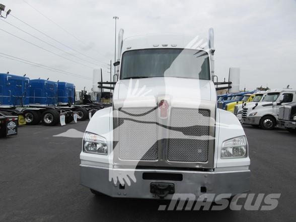Kenworth T880 وحدات الجر
