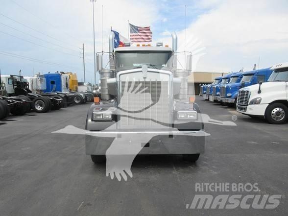 Kenworth W900 وحدات الجر