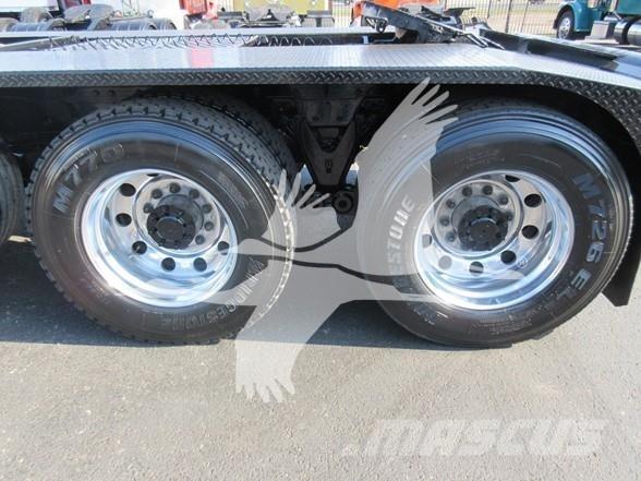 Kenworth W990 أخرى