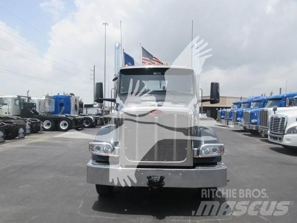 Peterbilt 567 وحدات الجر