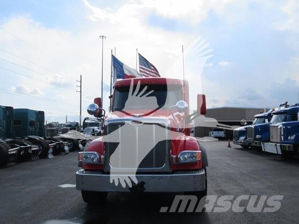 Peterbilt 567 وحدات الجر