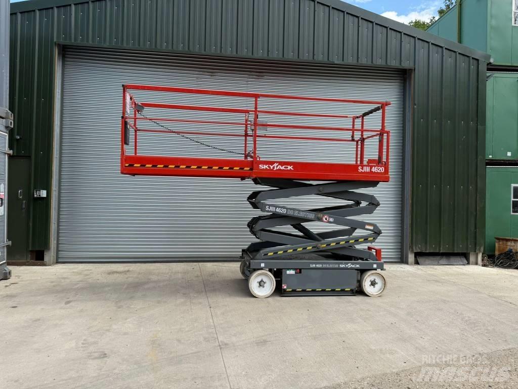 SkyJack SJ 4620 رافعات مقصية الشكل