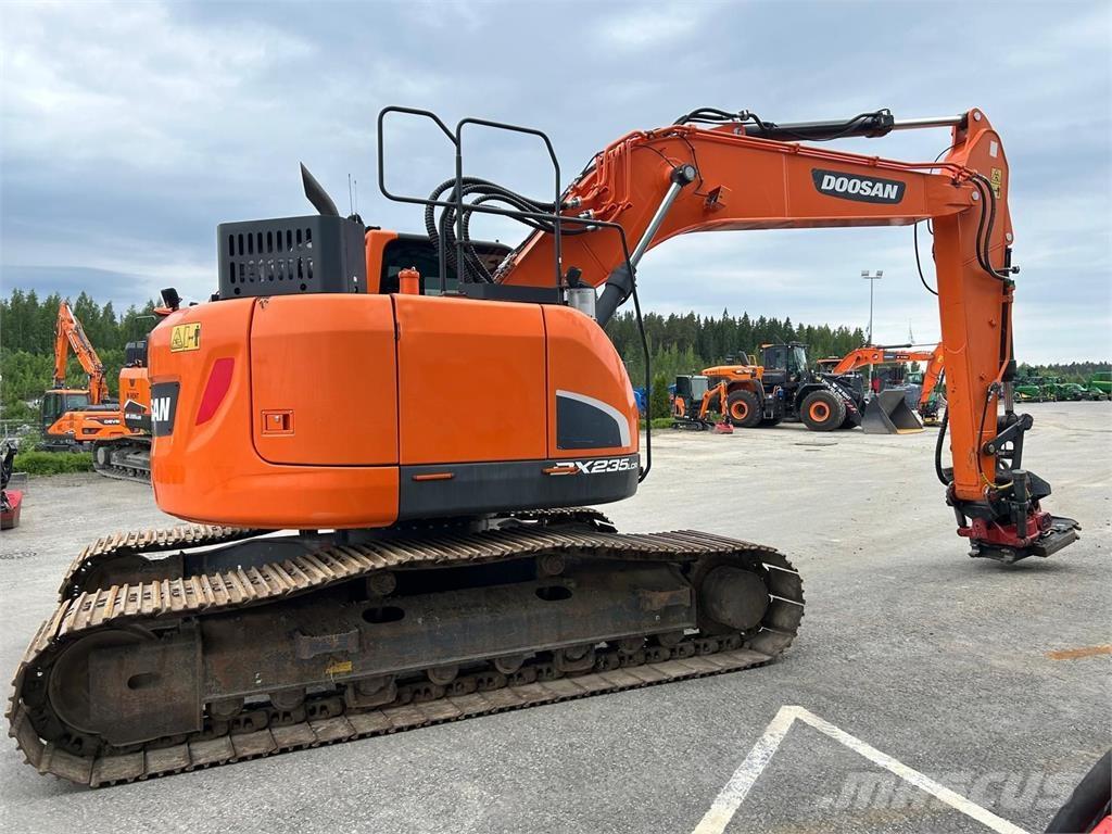Doosan dx235lcr-5 حفارات زحافة