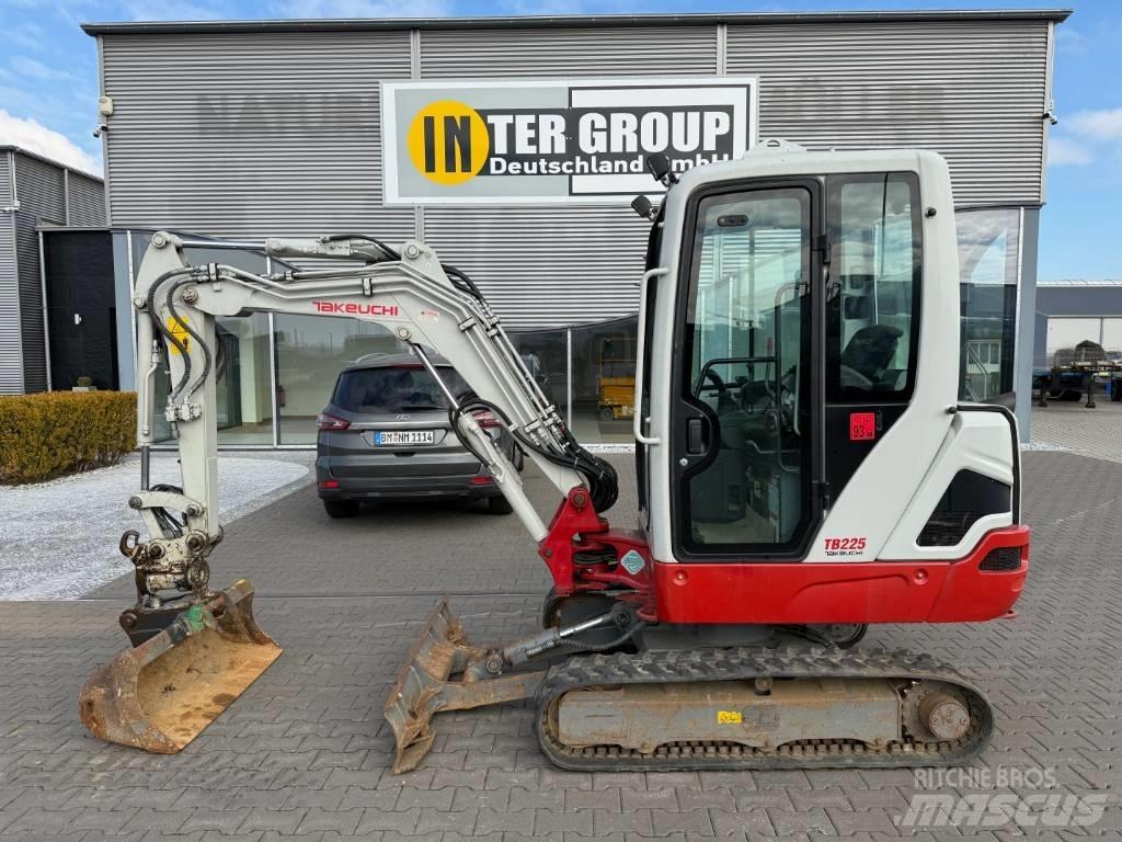Takeuchi TB 225 V3 حفارات صغيرة أقل من 7 طن (حفارات صغيرة)