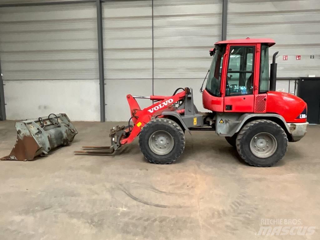 Volvo L 30 B-Z/X لوادر بعجل