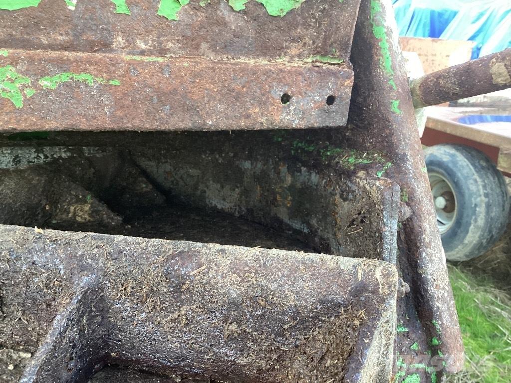 Bergmann TSW 3140 T معدات توزيع السماد العضوي