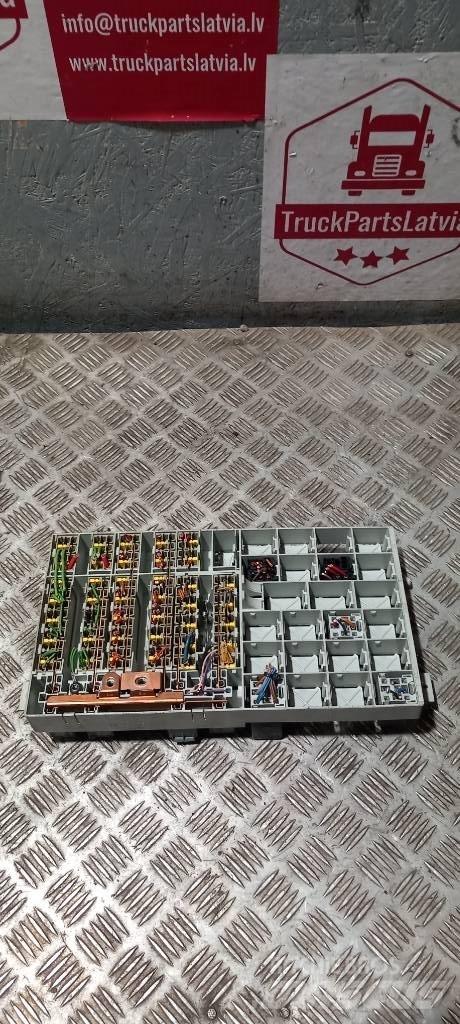Scania R 440   2096304 كابينة والداخلية