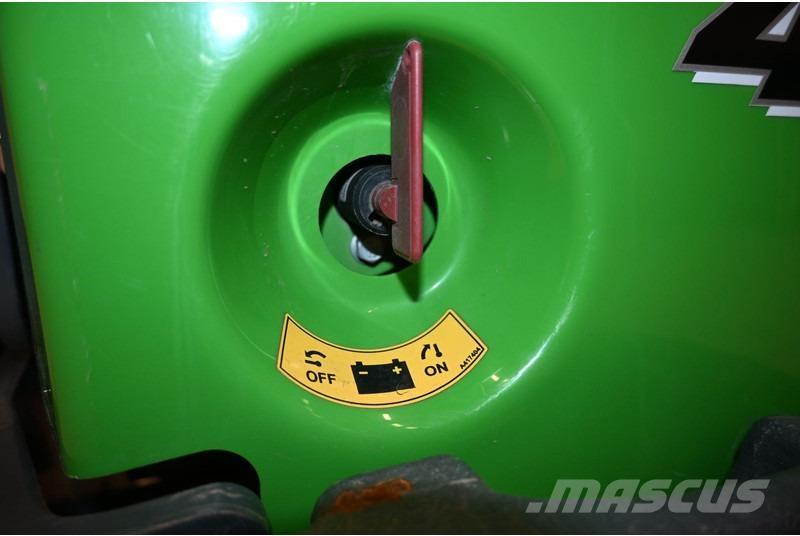 Avant 423 لوادر بعجل