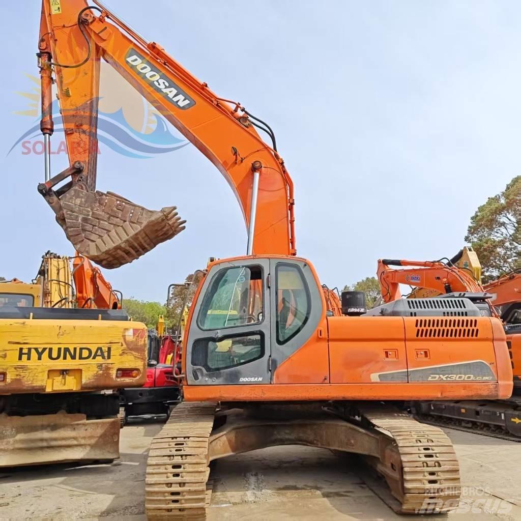 Doosan DX 300 LC حفارات زحافة