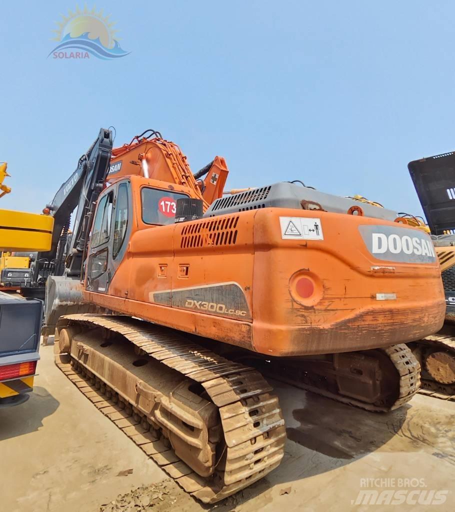 Doosan DX 300 LC حفارات زحافة