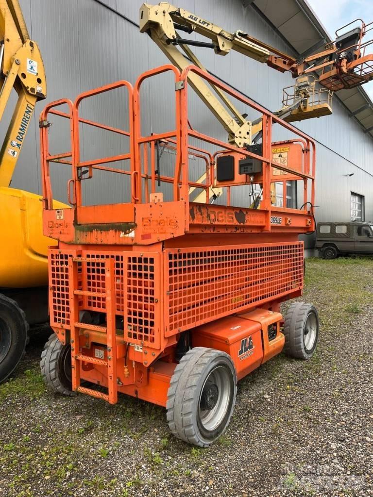 JLG 3369 LE رافعات مقصية الشكل
