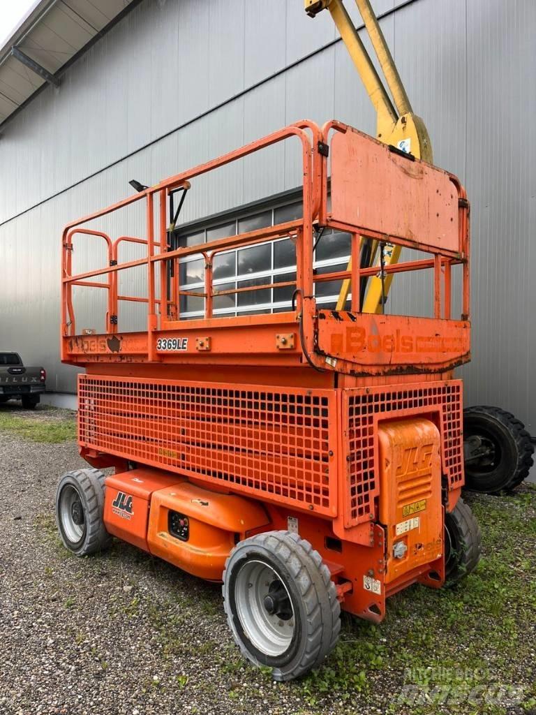 JLG 3369 LE رافعات مقصية الشكل