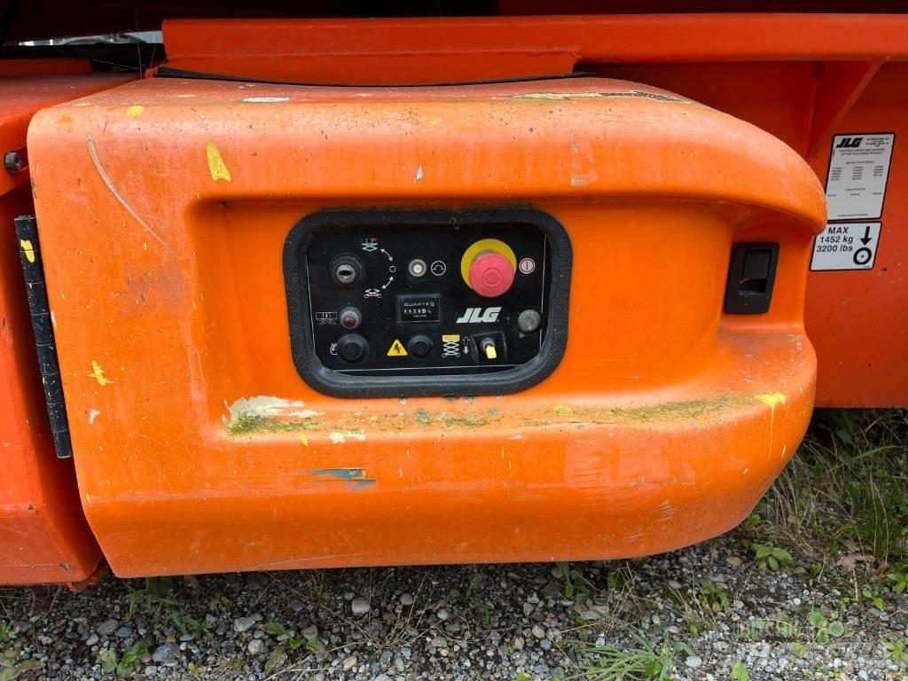 JLG 3369 LE رافعات مقصية الشكل