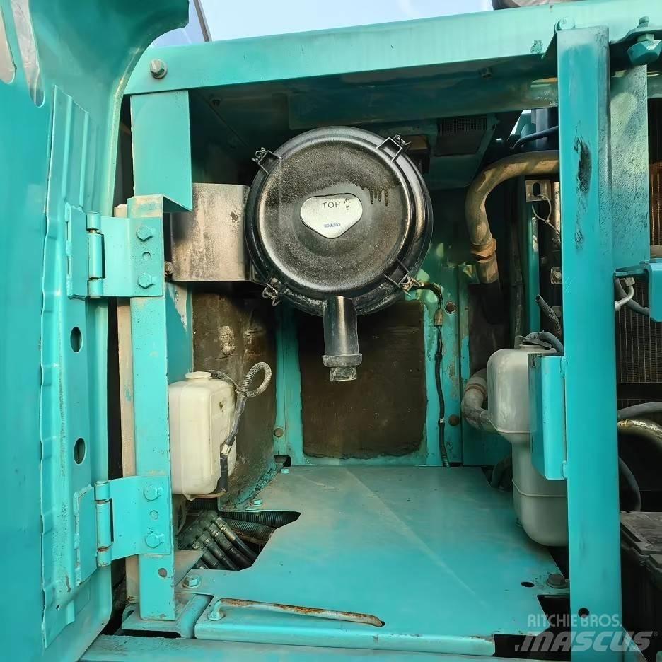 Kobelco SK200-8 حفارات زحافة