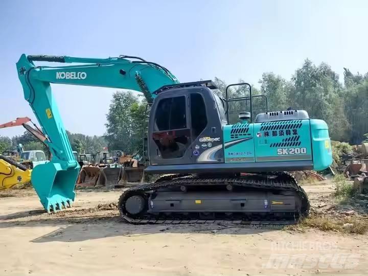 Kobelco SK200-8 حفارات زحافة