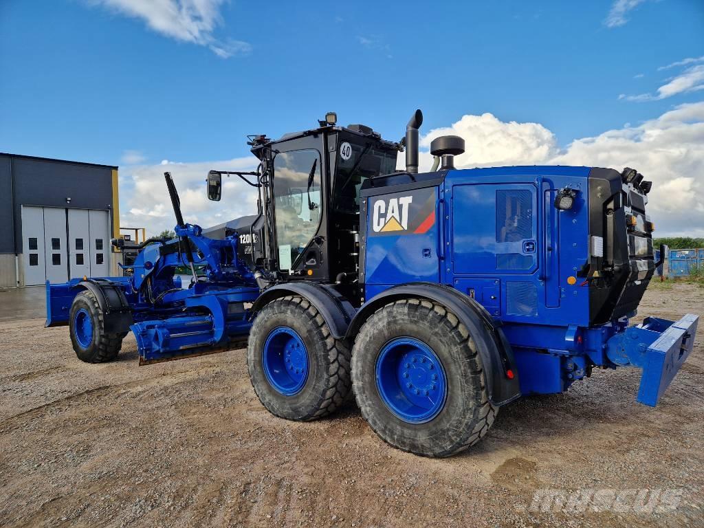 CAT 120 AWD معدات تمهيد الطرق