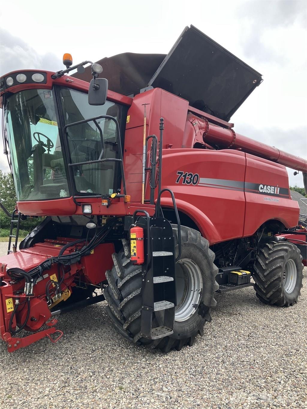 CASE Axial Flow 7130 حصادات