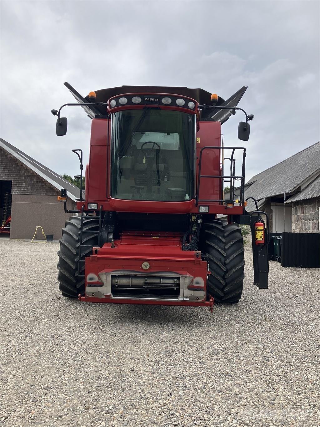 CASE Axial Flow 7130 حصادات