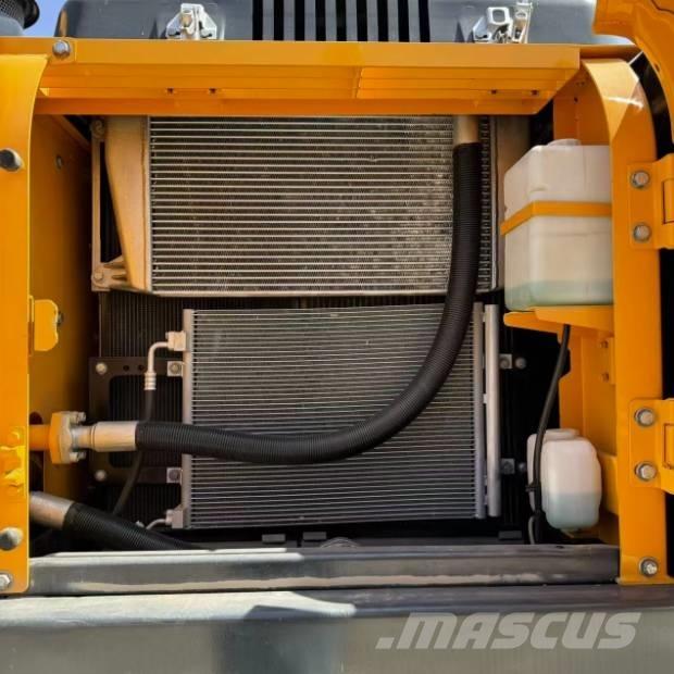 Hyundai R220LC-9S حفارات زحافة