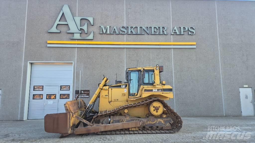CAT D 6 R LGP بلدوزرات مجنزرة