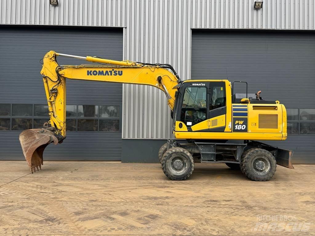 Komatsu PW180-11 حفارات بعجل