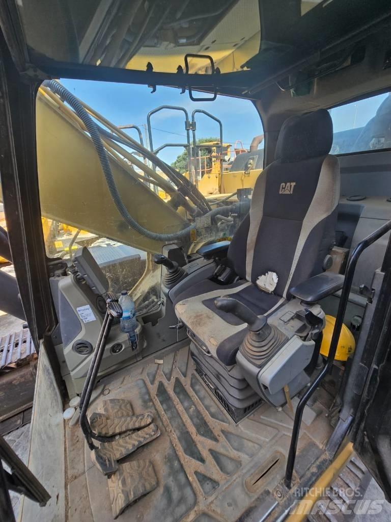 CAT 329 E LN حفارات زحافة