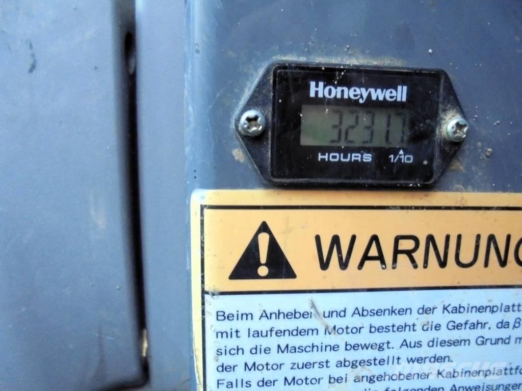 Takeuchi TB 235 حفارات صغيرة أقل من 7 طن (حفارات صغيرة)