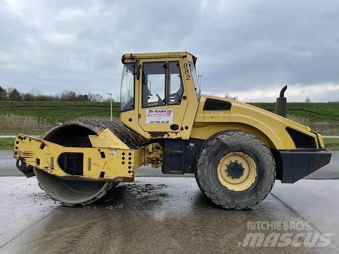 Bomag BW213DH-4 مداحل أحادية الأسطوانة