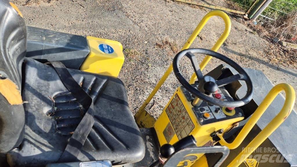 Bomag BW 80 AD-2 مداحل ثنائية الاسطوانة