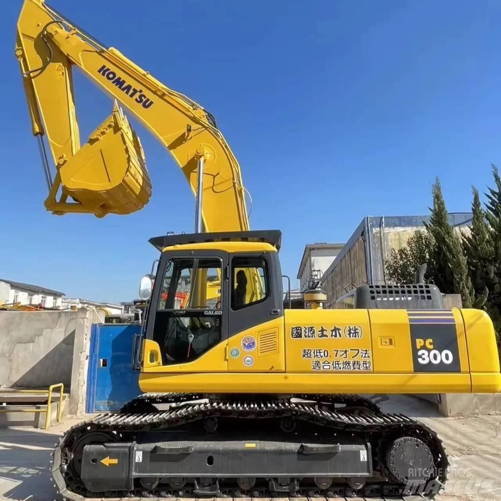 Komatsu PC 300 LC-7 حفارات زحافة