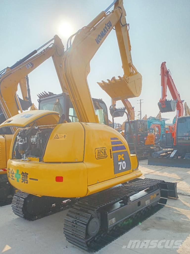 Komatsu PC 70 حفارات وسط 7 طن - 12 طن