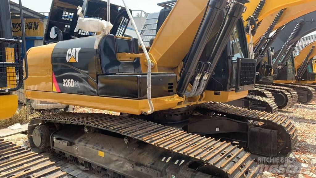 CAT 326 F حفارات زحافة