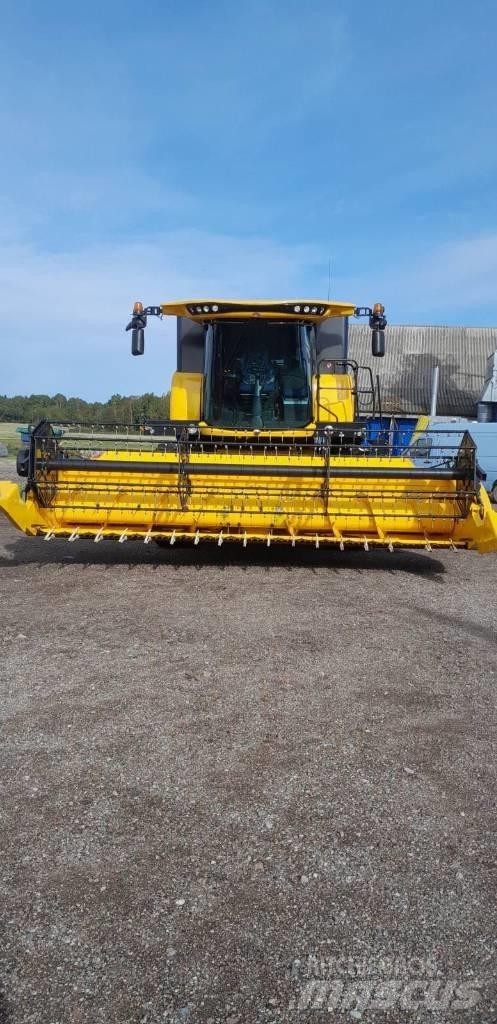 New Holland CX 5.80 حصادات