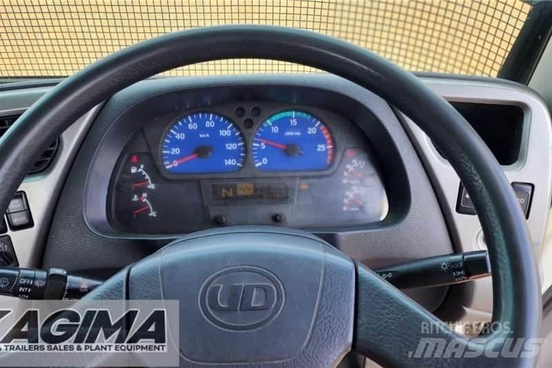 UD Quon 450 شاحنات أخرى
