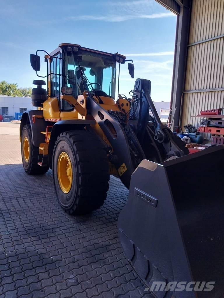 Volvo L 90 H لوادر بعجل