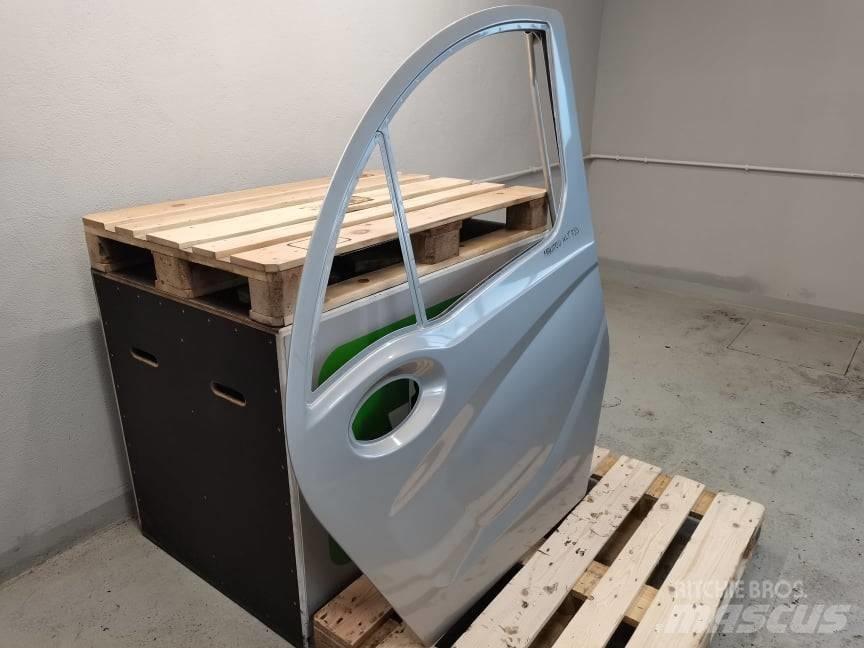 Manitou MLT 635 door كابينة والداخلية