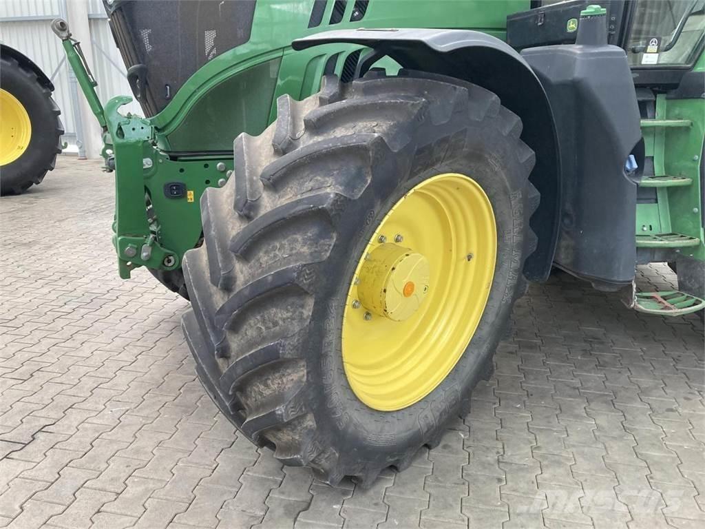 John Deere 6195R الجرارات