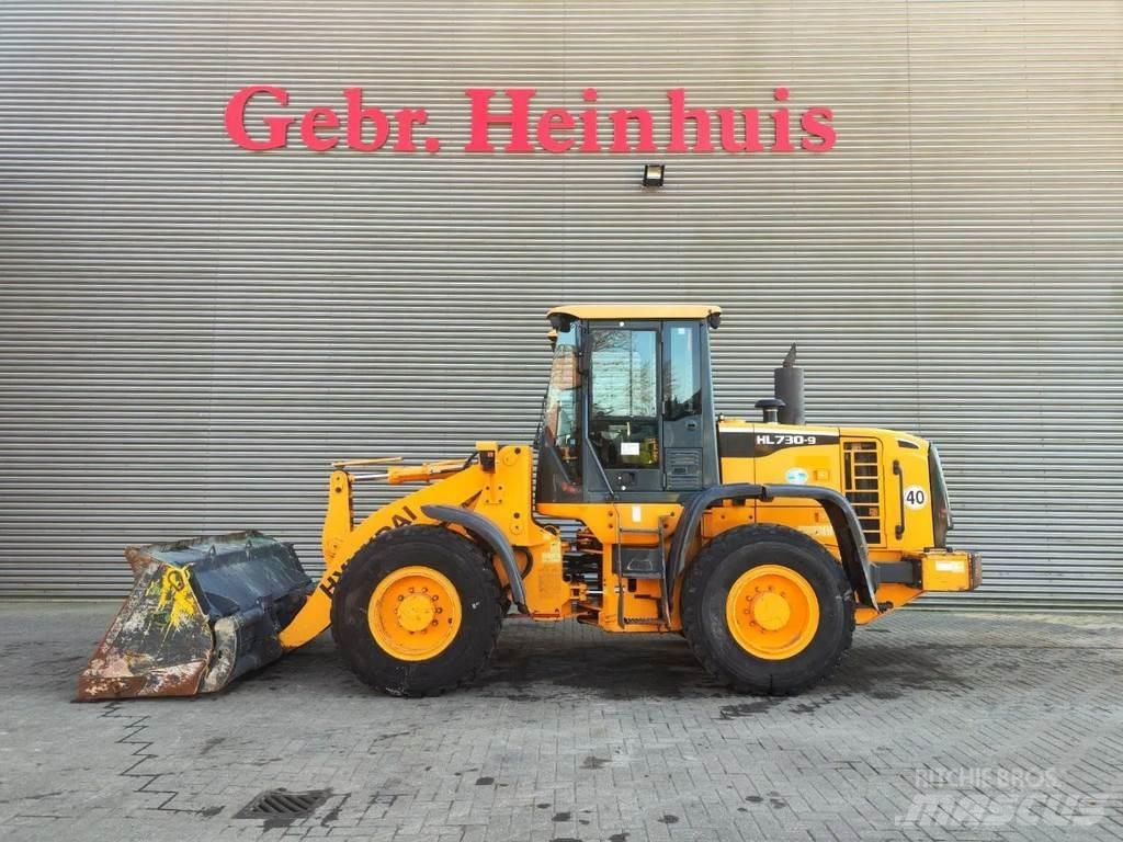 Hyundai HL 730-9 لوادر بعجل