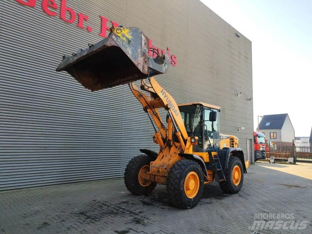 Hyundai HL 730-9 لوادر بعجل