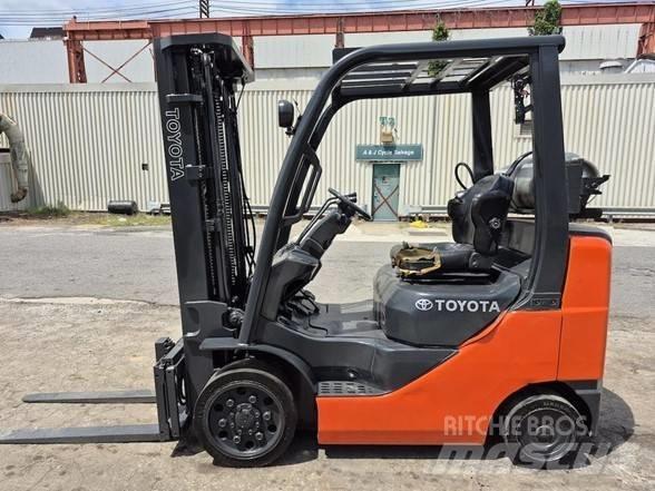 Toyota 8 FGCU 25 شاحنات ذات رافعات شوكية - أخرى